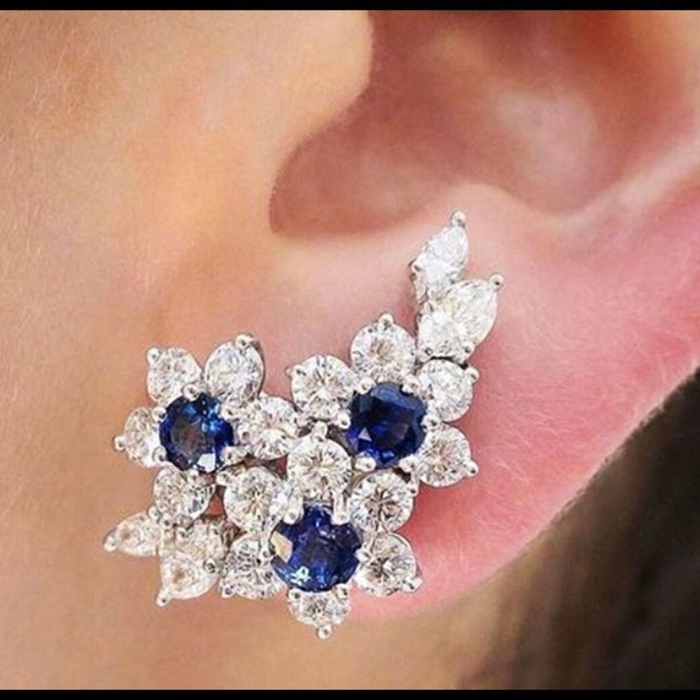 💙 New sapphire & crystal stud earrings 💙
